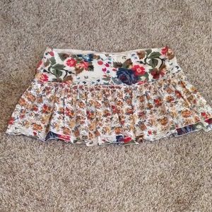 Rue 21 junior floral skirt.